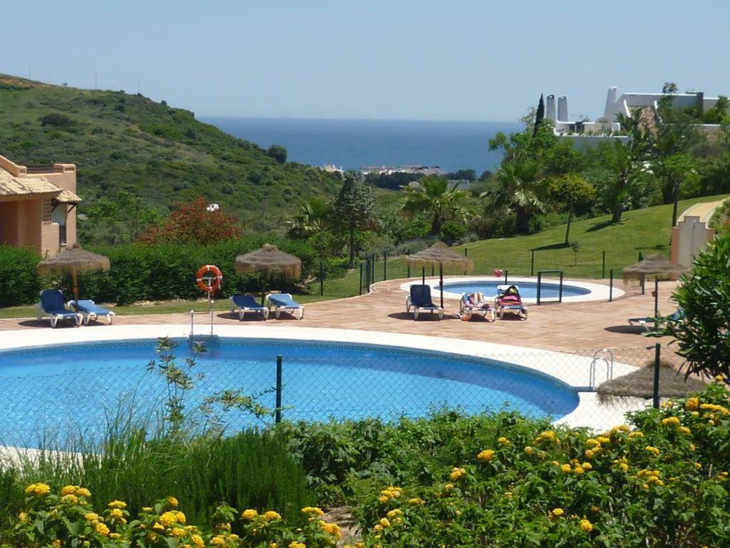 Casares Appart 2 Ch Dans Parc Tropical Avec Vue Sur Mer, Montagne Et Piscine Apartment Exterior photo