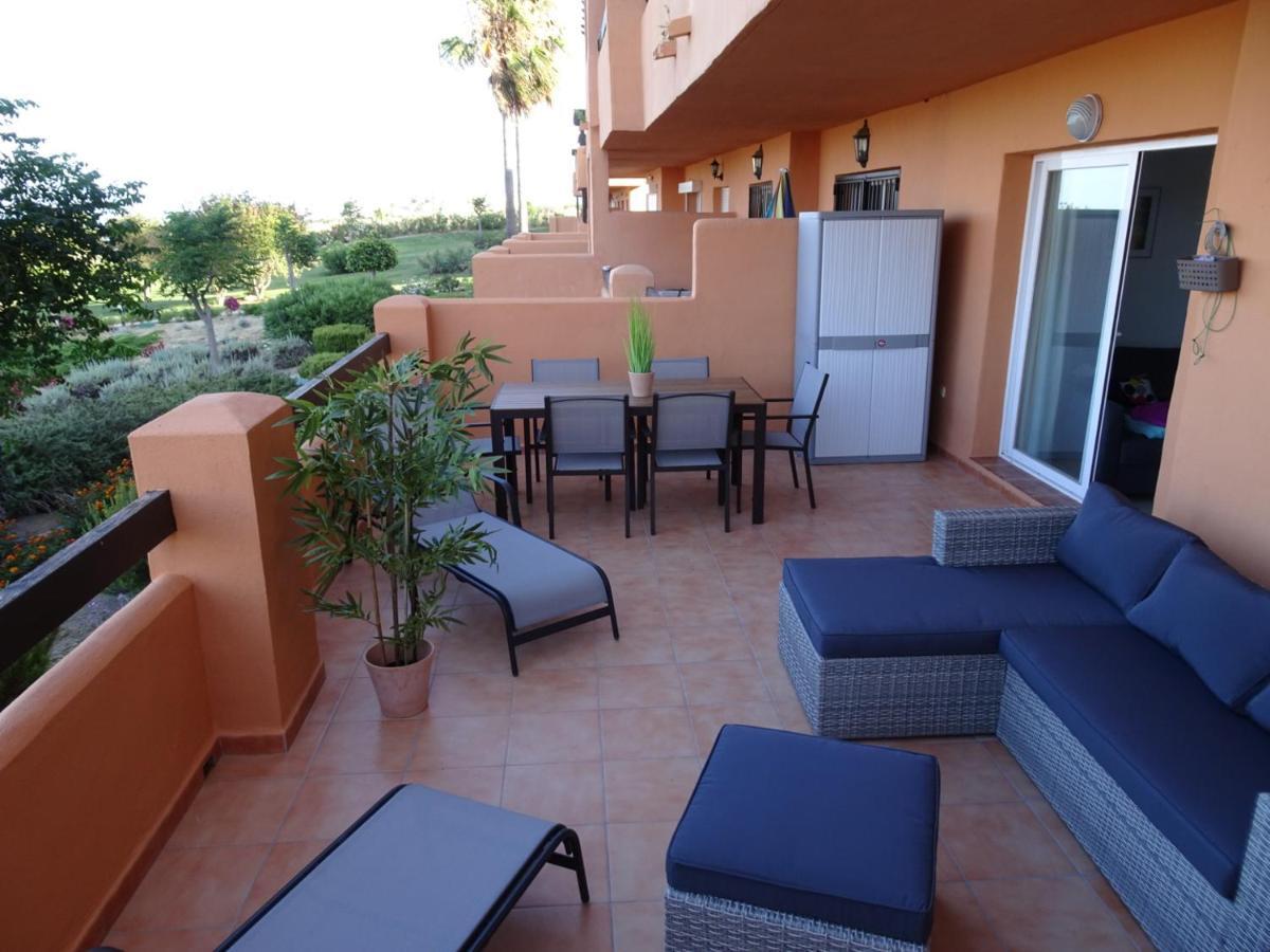 Casares Appart 2 Ch Dans Parc Tropical Avec Vue Sur Mer, Montagne Et Piscine Apartment Exterior photo